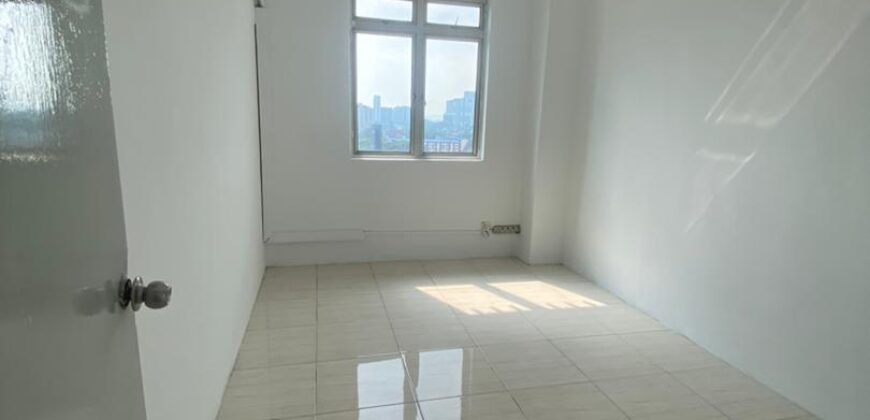 Pulai View Apartment @ Tampoi – Well Maintained Apartment, Selling Below Market! *
