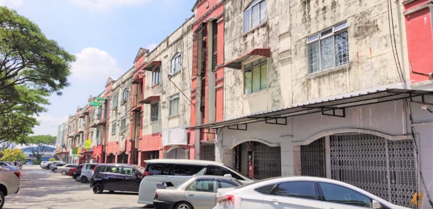 Perindustrian Tan Sri Yaacob – Ground Floor Shop / Office Lot For Sale! *