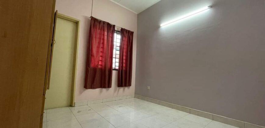 𝐁𝐝𝐫 𝐏𝐮𝐭𝐫𝐚 Kulai【 𝟐𝟐 × 𝟕𝟎)  3 beds & 2 Baths】RM398K ONLY