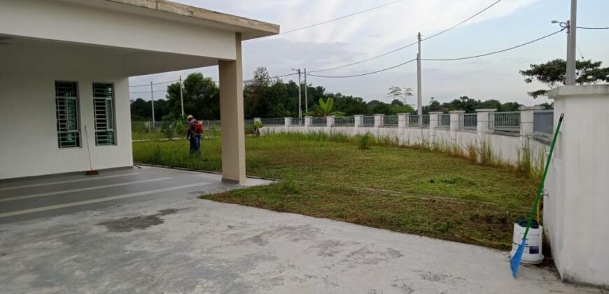 BUNGALOW HOUSE FOR RENT AT TAMAN SCIENTEX IMPIAN KELAPA SAWIT KULAI *