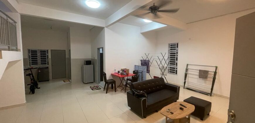 BUNGALOW HOUSE FOR RENT AT TAMAN SCIENTEX IMPIAN KELAPA SAWIT KULAI *