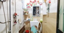 𝐓𝐚𝐦𝐚𝐧 𝐌𝐨𝐥𝐞𝐤 Paritially Furnished 1.5 Storey