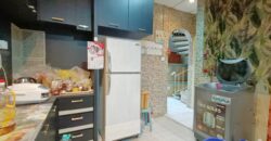 𝐓𝐚𝐦𝐚𝐧 𝐌𝐨𝐥𝐞𝐤 Paritially Furnished 1.5 Storey