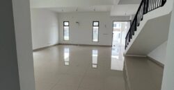 RUMAH KLUSTER KORNER TANAH BESAR DI MOUNT AUSTIN