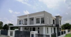 Prime Property in Glenmarie Cluster And Semi-Detached – A Luxurious Haven Awaits!” Bumi lot