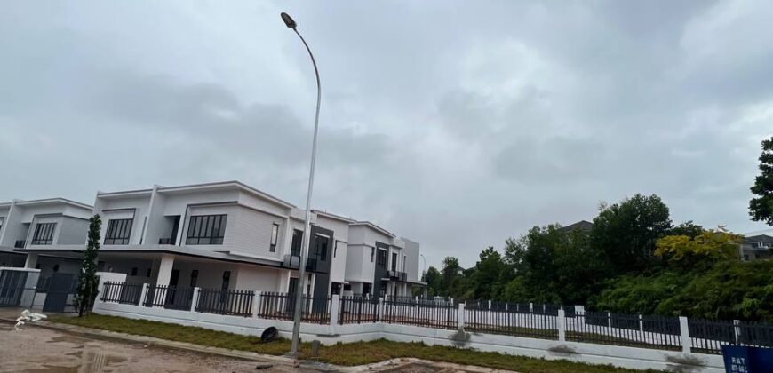 RUMAH KLUSTER KORNER TANAH BESAR DI MOUNT AUSTIN
