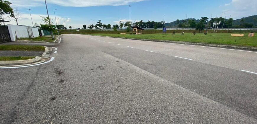 IBP @ SiLC Industrial Park, SiLC @ Gelang Patah – Semi D Factory For Sale, Facing Highway, 5 Mins Away to Perling Plus Tollgate! *