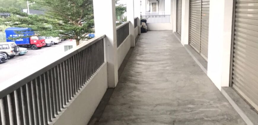 Taman Molek, Perumahan Molek Ria – Shop/Office Floor For Rent @ 1st Floor – Behind the Residential Area, Unblock View! *