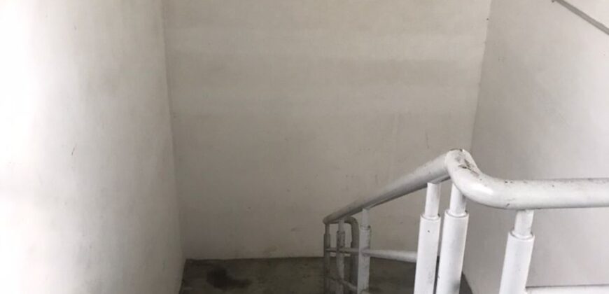 Taman Molek, Perumahan Molek Ria – Shop/Office Floor For Rent @ 1st Floor – Behind the Residential Area, Unblock View! *