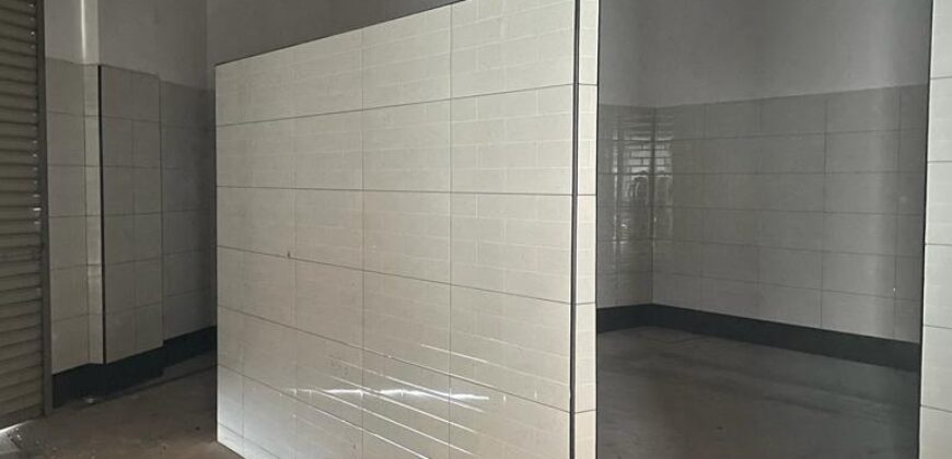 Taman Molek – Three Storey Shoplot, Ground Floor Corner Unit, Suitable For Cafe, Restaurant Business *