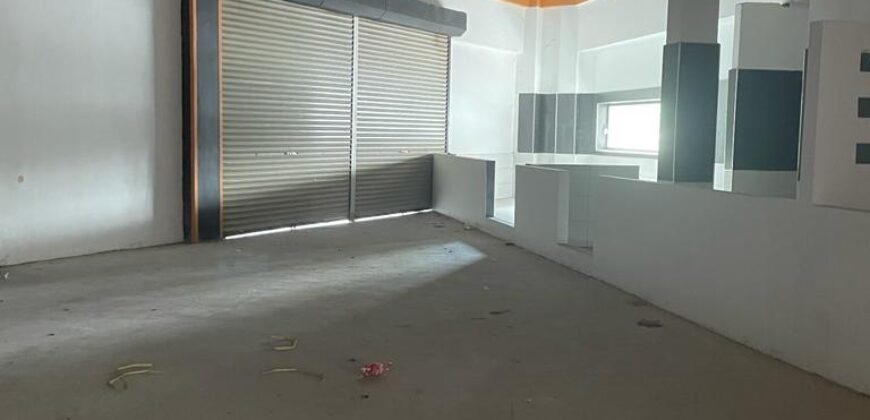 Taman Molek – Three Storey Shoplot, Ground Floor Corner Unit, Suitable For Cafe, Restaurant Business *