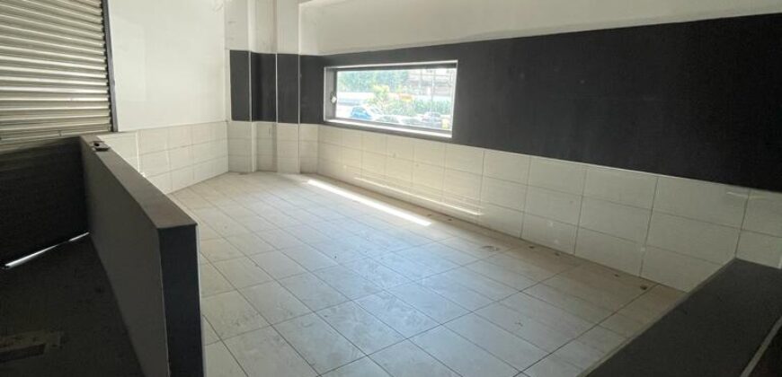 Taman Molek – Three Storey Shoplot, Ground Floor Corner Unit, Suitable For Cafe, Restaurant Business *