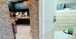 𝐓𝐚𝐦𝐚𝐧 𝐌𝐨𝐥𝐞𝐤 Paritially Furnished 1.5 Storey