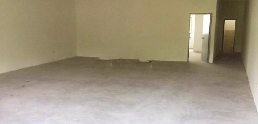 Taman Molek, Perumahan Molek Ria – Shop/Office Floor For Rent @ 1st Floor – Behind the Residential Area, Unblock View! *