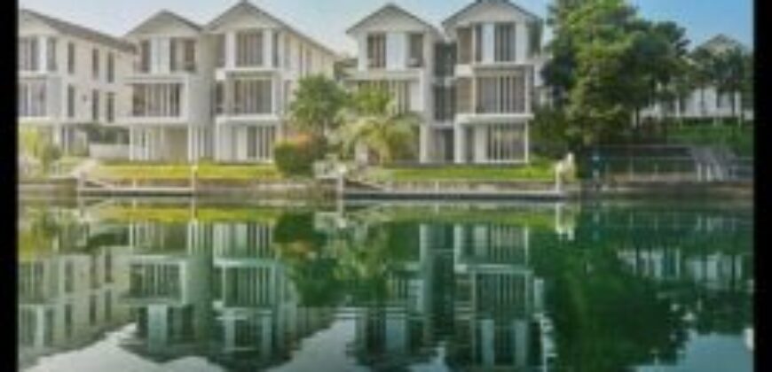 LUXURIOUS WATERFRONT LIVING-Emerald Bay Puteri Harbour Villa /Bungalow for Sale at Iskandar Puteri Johor Malaysia.