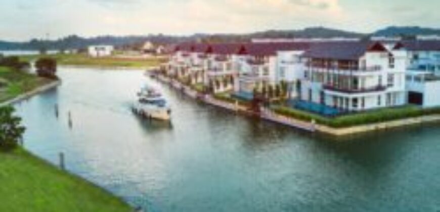 LUXURIOUS WATERFRONT LIVING-Emerald Bay Puteri Harbour Villa /Bungalow for Sale at Iskandar Puteri Johor Malaysia.