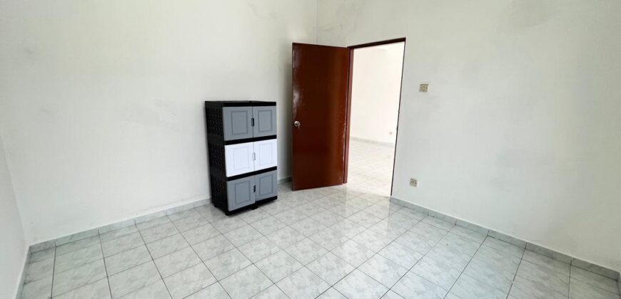Johor bahru town kolam air double storey house for sale