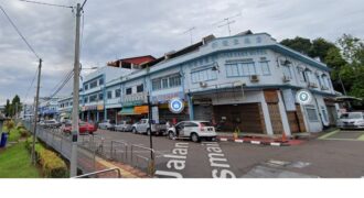 Kluang – Double Storey Shoplot Adjoining Unit For Sale / Jalan Tunku Mahkota Ismail *