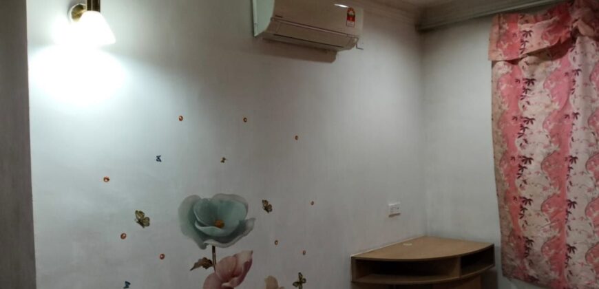 Mount Austin Mutiara Emas Double Storey House for rent