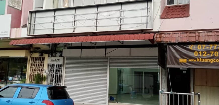 Taman Daya Shop ground floor for Rent