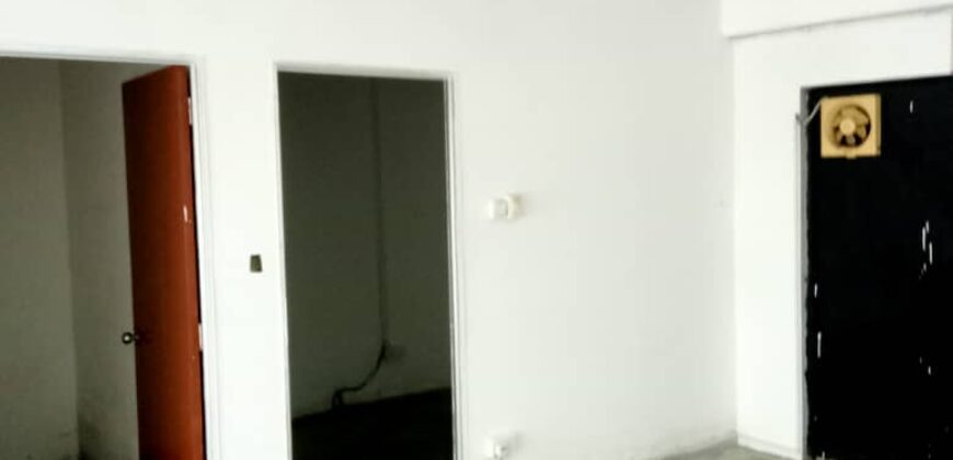 Taman Daya Shop ground floor for Rent