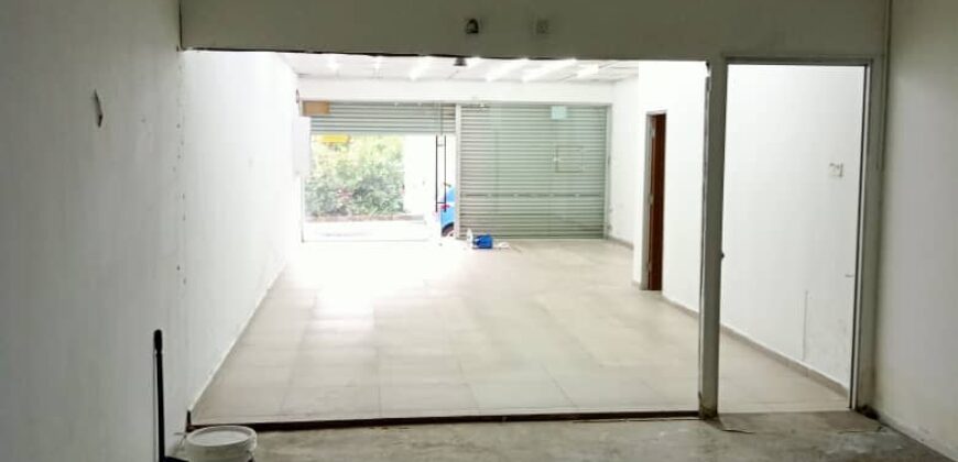 Taman Daya Shop ground floor for Rent
