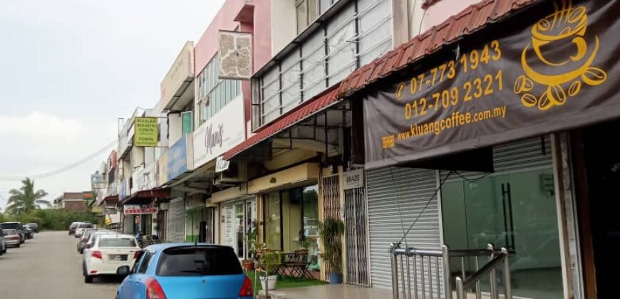 Taman Daya Shop ground floor for Rent