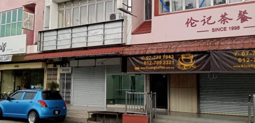 Taman Daya Shop ground floor for Rent