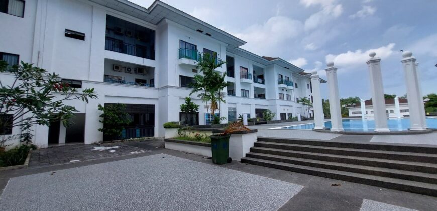 Taman Iskandar Town house for Sale