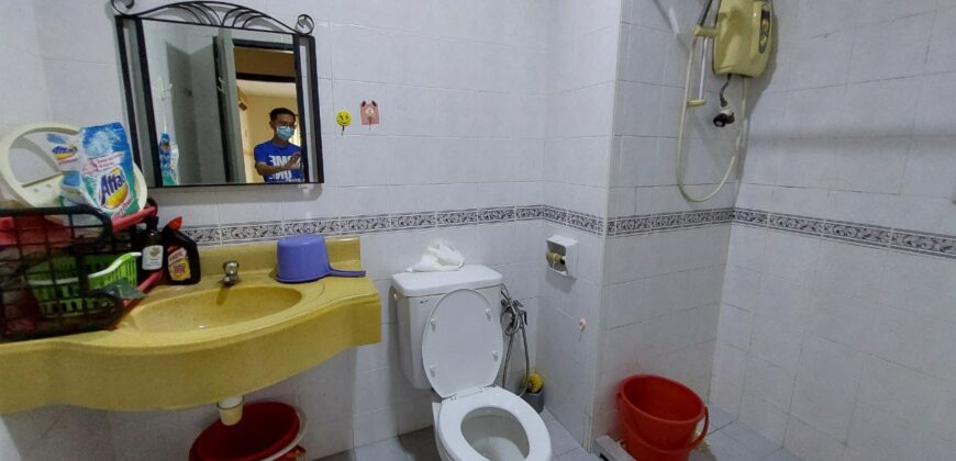 Taman Iskandar Town house for Sale