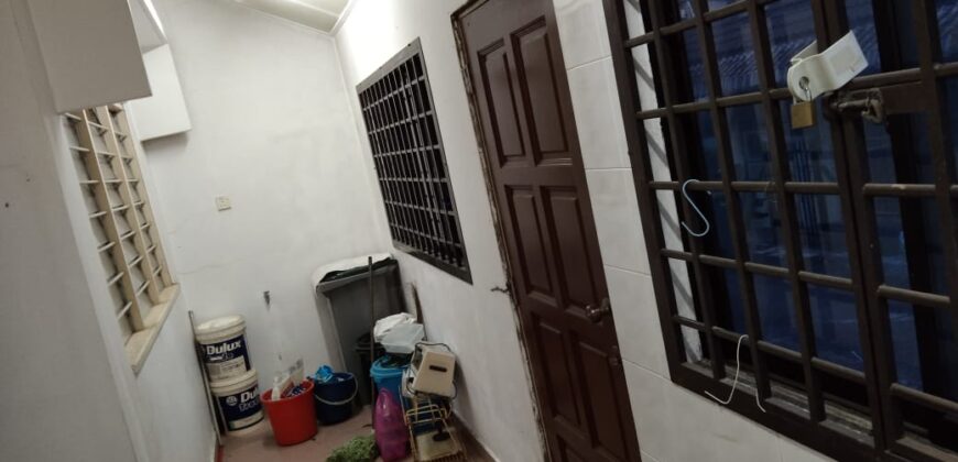 Taman Perling Single Storey Partial Furnished House for Rent