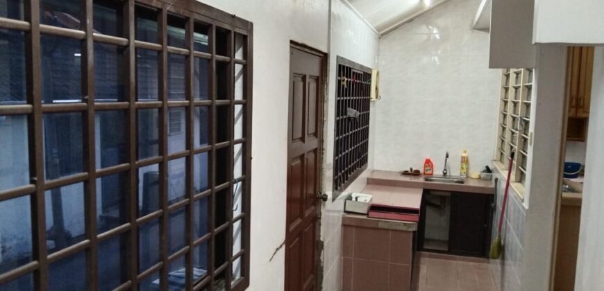 Taman Perling Single Storey Partial Furnished House for Rent