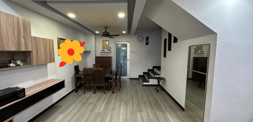 *Taman Scientex Fully renovated with furnitures for Sale*