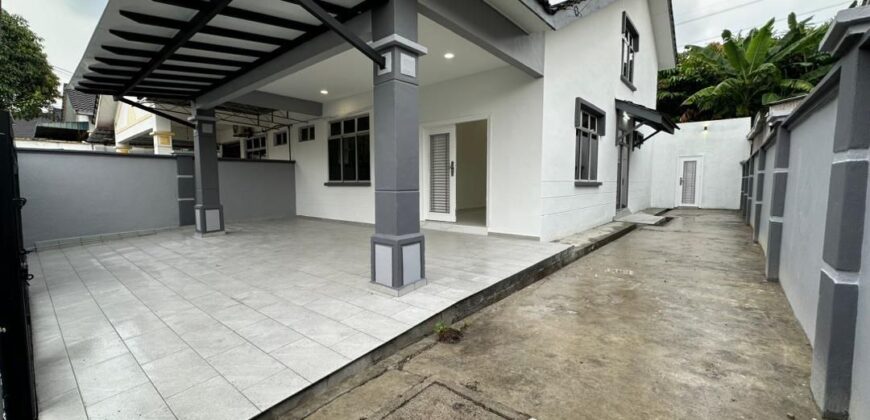 Taman Megah Ria 1.5 Storey Semi Detached house for Sale