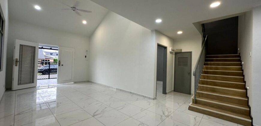 Taman Megah Ria 1.5 Storey Semi Detached house for Sale