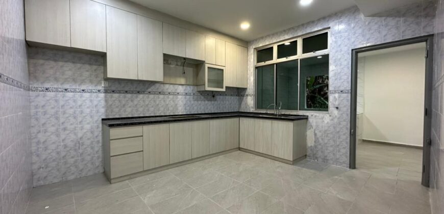 Taman Megah Ria 1.5 Storey Semi Detached house for Sale