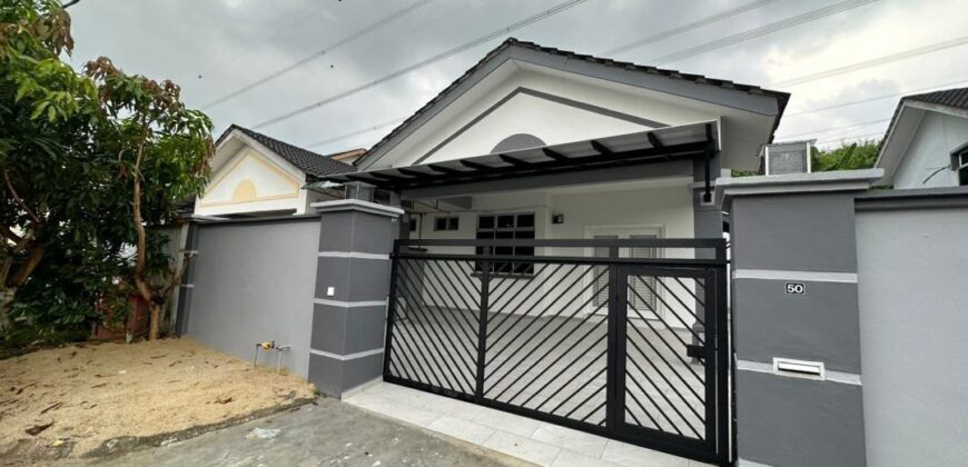 Taman Megah Ria 1.5 Storey Semi Detached house for Sale