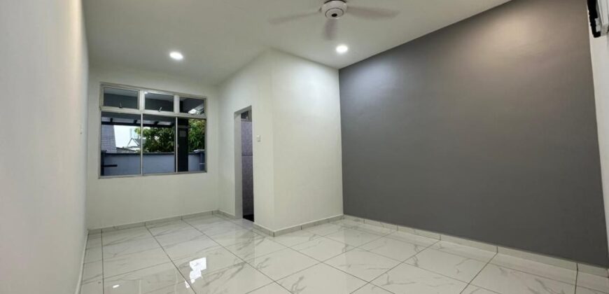 Taman Megah Ria 1.5 Storey Semi Detached house for Sale
