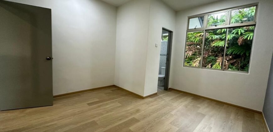 Taman Megah Ria 1.5 Storey Semi Detached house for Sale