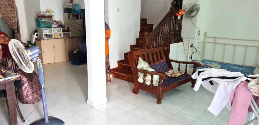 Tampoi Double Storey House for Sale