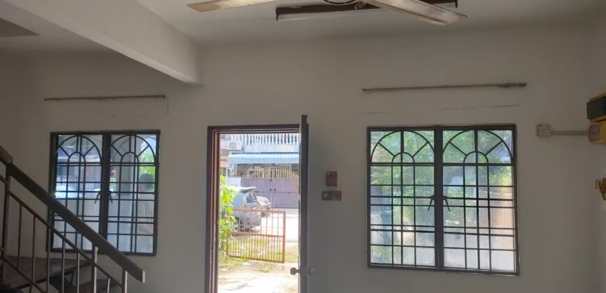 Taman Kinrara Double Storey House For Rent