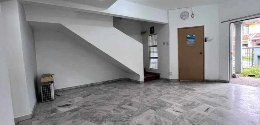 Taman Kinrara Double Storey House For Rent