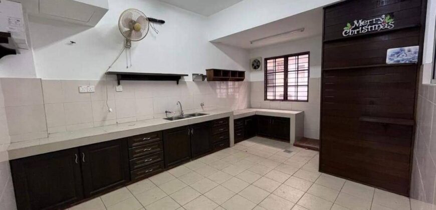 Taman Kinrara Double Storey House For Rent